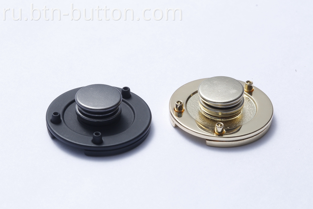 Custom metal buttons for jeans